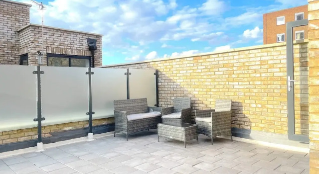 Cosy Modern Townhouse, 5mins to Tube, 02, Excel, Забронировать Отель Отели Лондона 3 звезды, рядом с Каннинг Таун, 3*