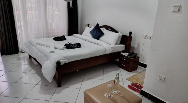 Inzozi Africa House B&B