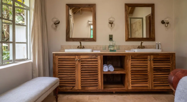 Karen Blixen Coffee Garden & Cottages, Rezerwuj Hotel Karen Nairobi