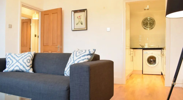 1 Bedroom Flat In Little Venice