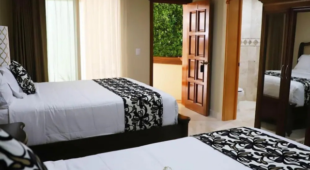 Четырёхместный номер Deluxe Hotel Real de La Peña