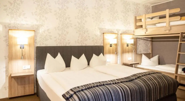 Hotel Zur Kutsche, Забронировать Отель  