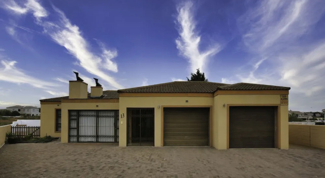 Casa Bella 6 Sleeper Langebaan, Забронировать Дом для отпуска Виллы Лангебан, рядом с Гольф-клуб Langebaan, Вилла