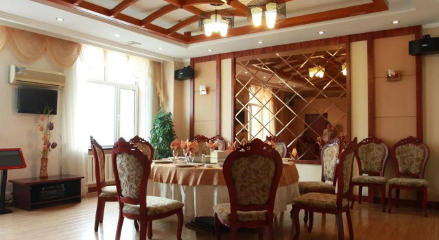 Jinqiao Hotel