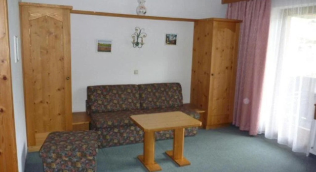 Haus Bellis, Rezerwuj Hotel Hotele w Tyrol z parkingiem, Parking