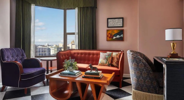 Четырёхместный номер Standard с красивым видом из окна Graduate by Hilton Seattle