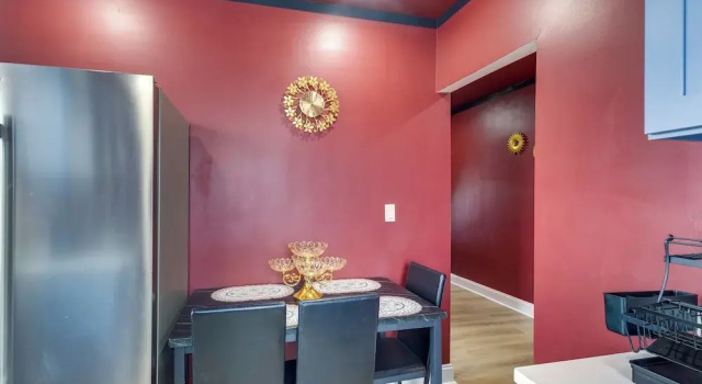 Colorful, Convenient Apt 7 Mi to Lincoln Financial, Buchen Sie Ferienwohnung Darby Pennsylvania