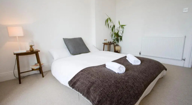 Апартаменты Bright 2 bedroom Apt - Great location - Free Parking