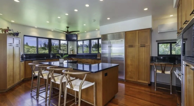 Коттедж Luxury Zen Retreat 3 Bedroom Home by RedAwning