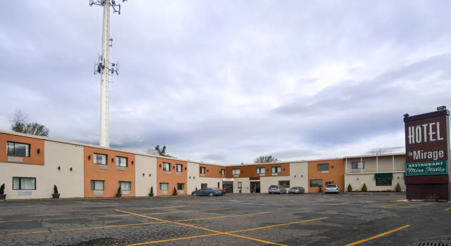 Hotel Le Mirage, Book Hotel Saint-Basile-le-Grand 