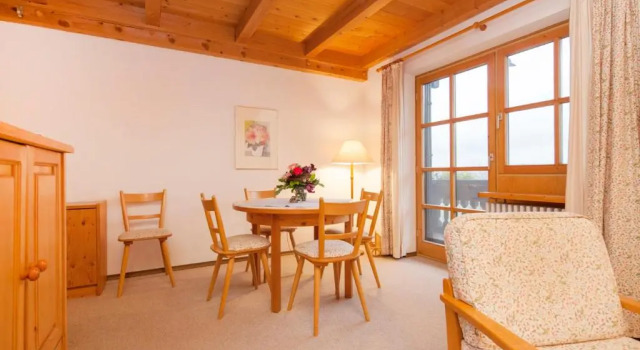 Gschwendtnerhof Böhm Appartement 22, Varaa Huoneisto Hotellit Baijeri pysäköinnillä, Pysäköinti