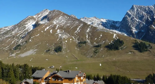 MONT BLANC Soleil C-4, Забронировать Отель Маниго Лыжный курорт на озере Анси, рядом с Горнолыжный подъемник Гран Лаке