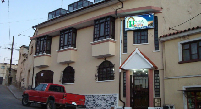 Hostal San Pedro Velmont, Забронировать Отель Отели в центре Потоси с завтраком, отели в центре Потоси с завтраком