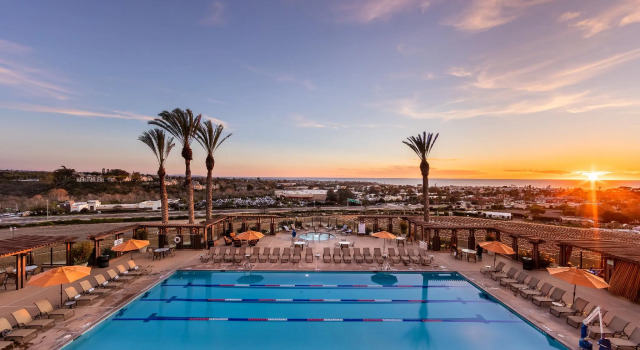 Кровать в общем номере The Cassara Carlsbad, Tapestry Collection By Hilton