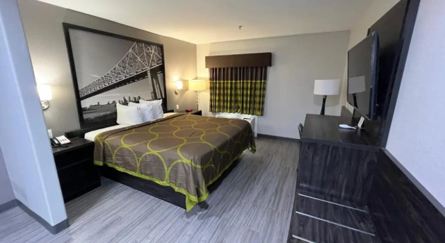 Люкс Super 8 by Wyndham Lake Charles/Sulphur