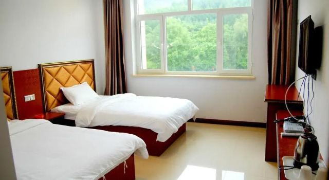 Tianhuayuan Hotel, Book Hotel Hotels in Dandong with Parking, Parking