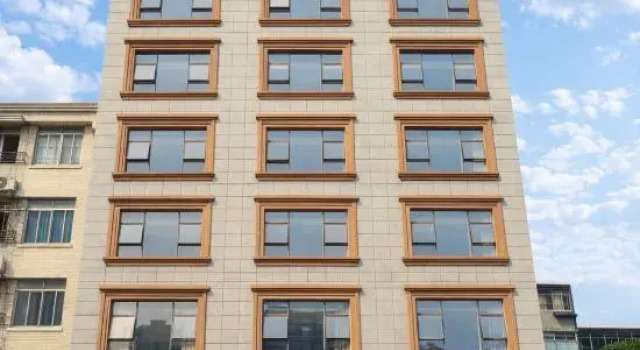 Rongan Oya  Theme Hotel, Prenota Hotel Liuzhou Guangxi