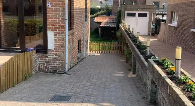 VILLA MICHRY à 600m du centre de Koksijde et 700m de la digue ou plage, Rezerwuj Willa Hotele w Bruksela z parkingiem, Parking