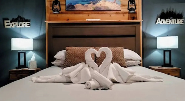 Tahoe Studio Spa With Hot Tub and Sauna