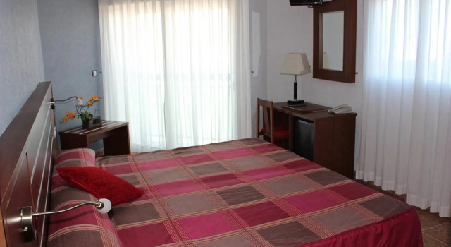 Hotel La Familia Gallo Rojo
