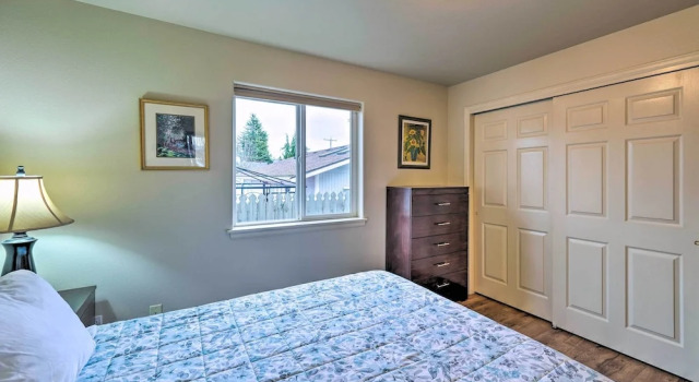 Апартаменты Anacortes Condo - Walk to Town, Marina, + Bay!
