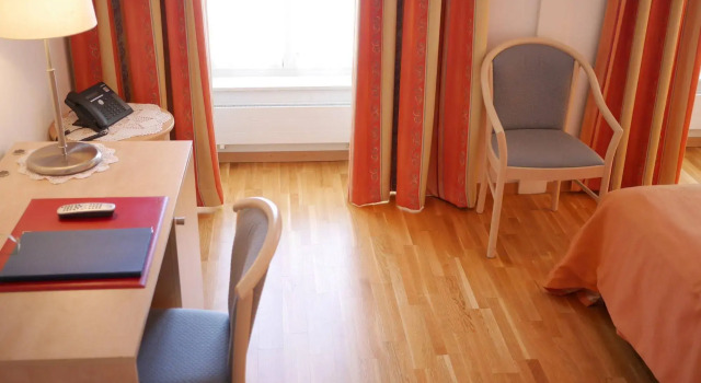 Auberge Aux Deux Sapins, Buchen Sie Hostel Hotels in Genfer See mit Parkplatz, Parkplätze