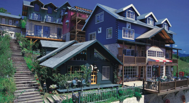 Четырёхместный номер Standard Cingjing Hanging Garden & Resort