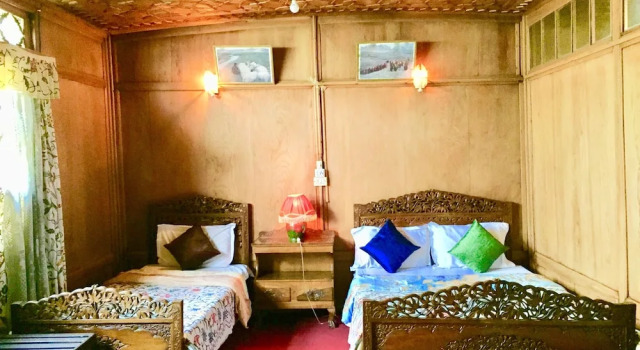 Номер Deluxe с балконом New Sea Palace Houseboats