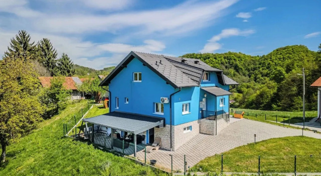 Коттедж 4 - Bedroom House With Hot Tub & Sauna