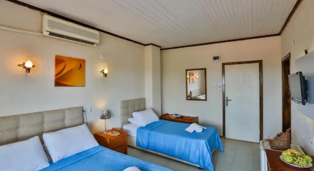 Номер Standard с видом на бассейн Club Hotel Gultur