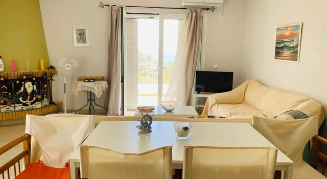 Коттедж с 3 комнатами Mikro Amoni Beach Villa