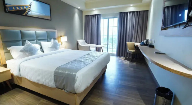 Номер Premium Q Saina Aarokan Heights