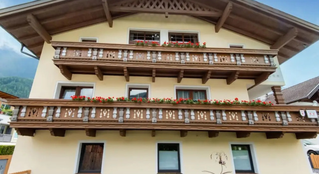 Well-kept Apartment in a Central Location, Забронировать Апартаменты/квартира Апартаменты Тироля, Апартаменты/квартира