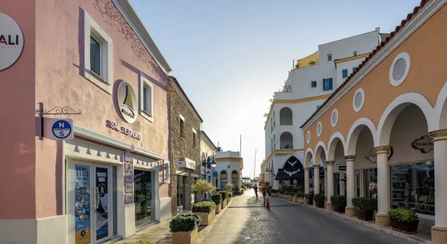 74 Prokymea- Steps From the Sea, Downtown, Balcony, Boek Hotel Limasol Limassol