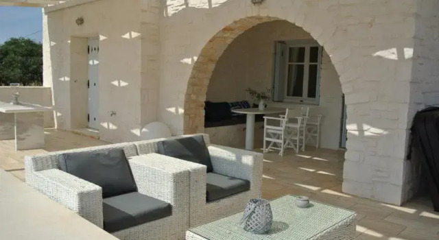 Les 7 Oliviers, Prenota Villa Ambelas Paro