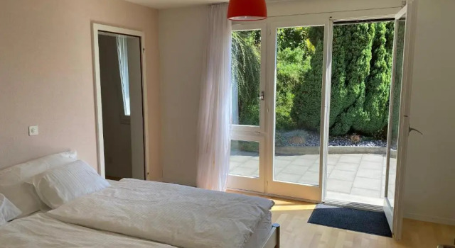 A beautiful apartment with direct view at the lake for 4 persons