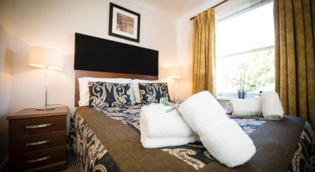 Коттедж с 4 комнатами Silverglades Holiday Homes