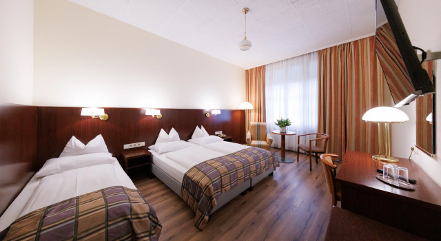 Continental Hotel-Pension