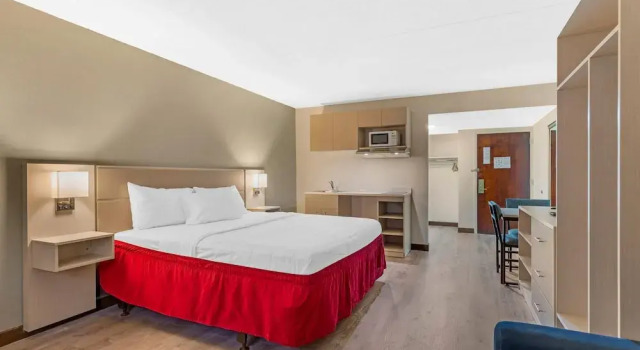 Номер Standard MainStay Suites Lansing West