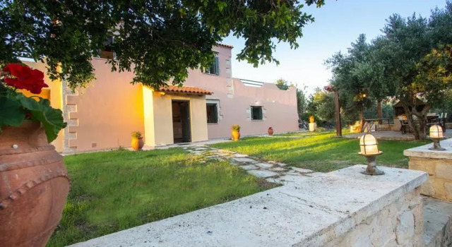 Villa Manoutsio