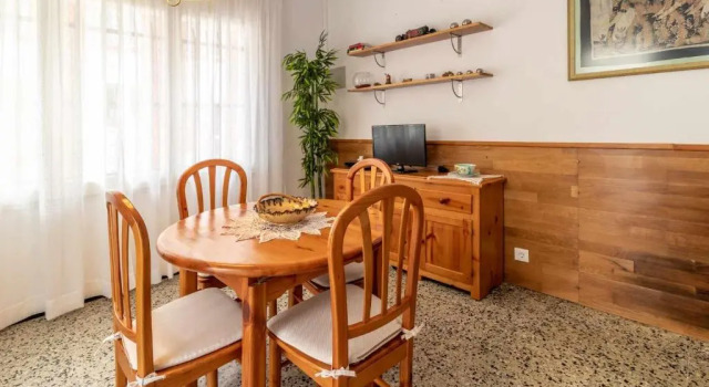 PORT DE LLANÇÀ 42 apartamento muy bien ubicado