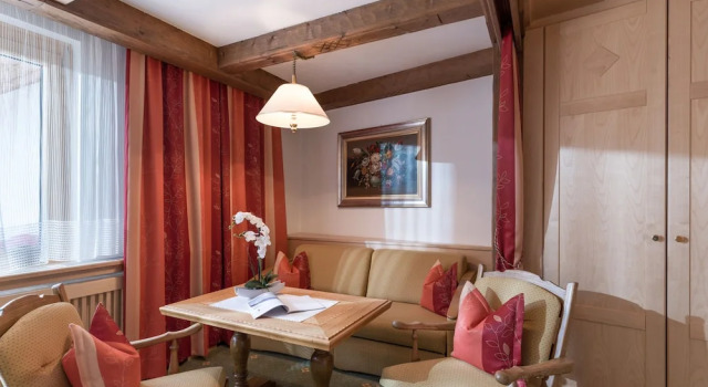 Полулюкс Hotel Antonius