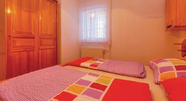 Nice Home in Novi Vinodolski With Wifi and 1 Bedrooms, Забронировать Отель Отели Приморско-Горанской жупания с парковкой, Парковка