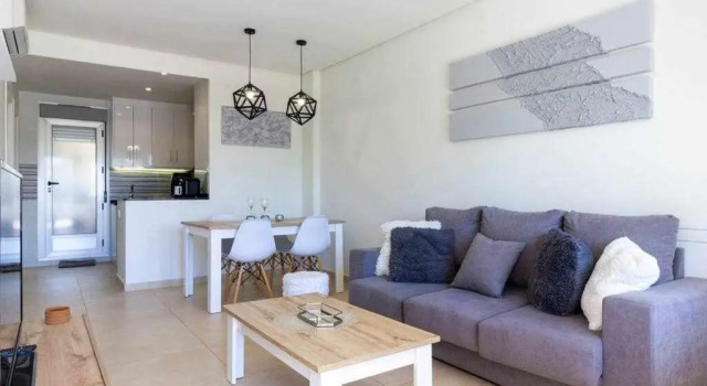 PINK GARDEN-Bungalow con piscina.Free Parking