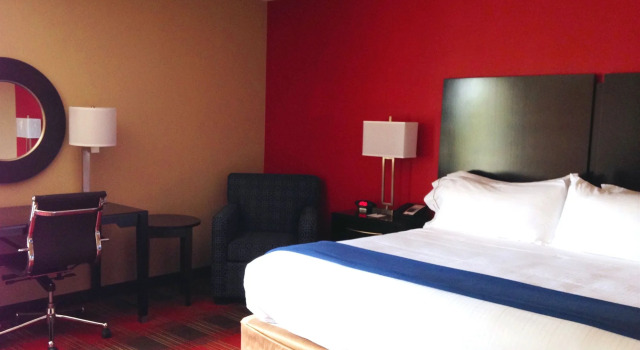 Holiday Inn Express & Suites Jackson Downtown - Coliseum by IHG, Varaa Hotelli Hotellit New England uima-altaalla, Uima-allas