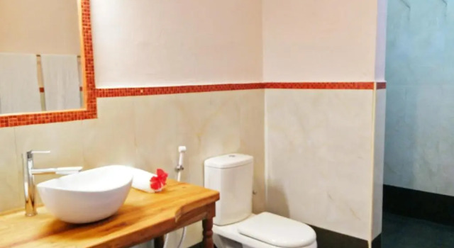 Трёхместный номер Standard с видом на бассейн Sea View Lodge Boutique Hotel
