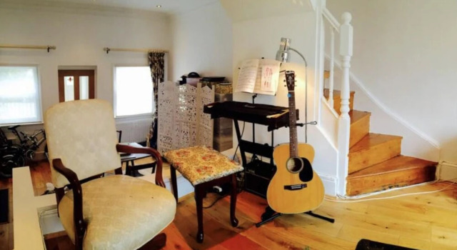 NEW Charming 1BD House With Patio in London, Забронировать Отель Хокни Лондон, рядом с Stoke Newington Station