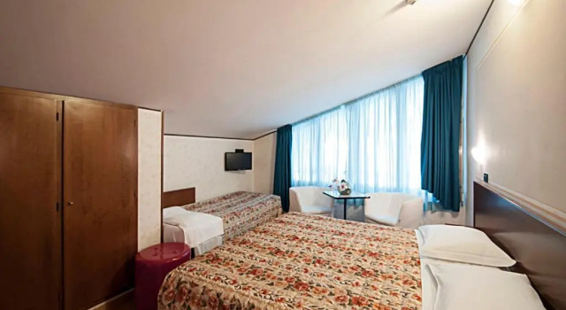 Трёхместный номер Standard Hotel La Riviera