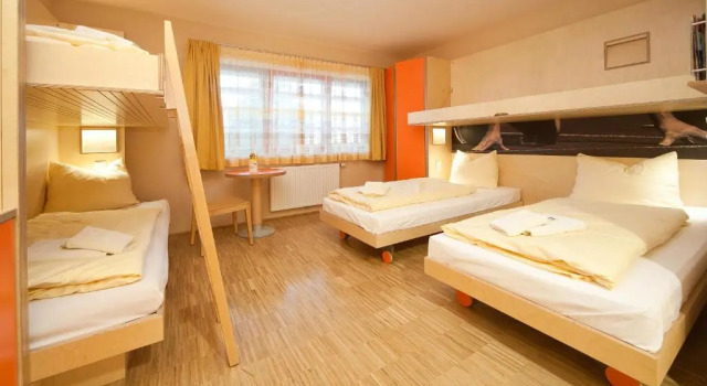 Четырёхместный номер Standard JUFA Hotel Leibnitz