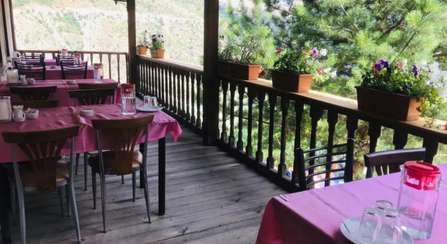 Yesil Egin Otel, Prenota Hotel Kemaliye Anatolia Orientale